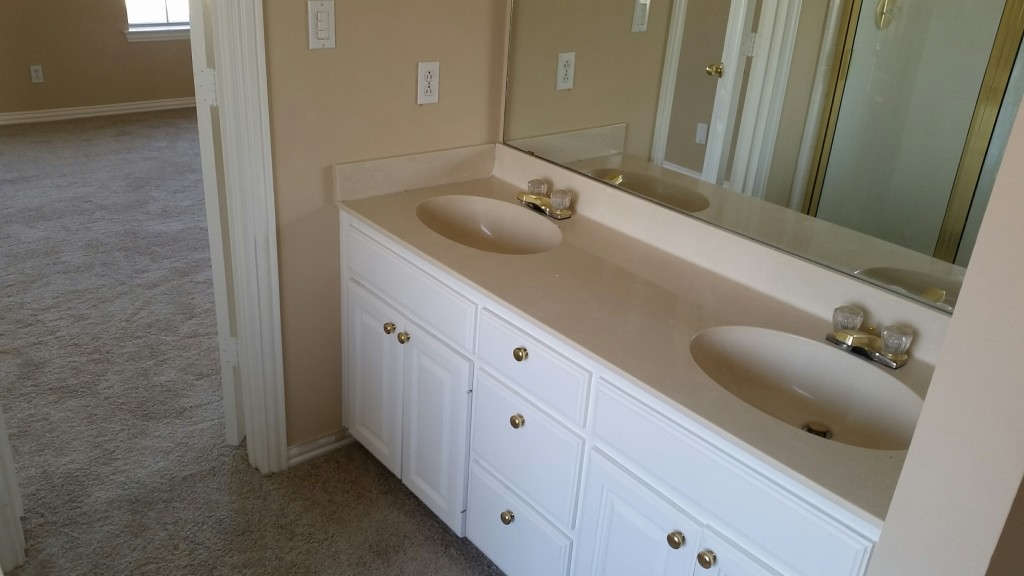 Master bath dual sinks